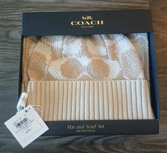 COACH Jumbo Signature C Logo Scarf and Beanie Hat Gift Set Camel NWT Wool Blend